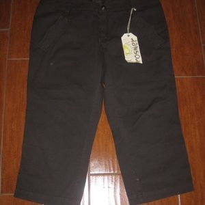 Rosner Women's Plus Size 14 Brown Capris